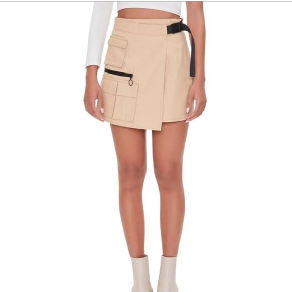 Forever 21 Women’s Cargo Mini Skirt Khaki Beige with Black Trim Size S NWT - Picture 1 of 9